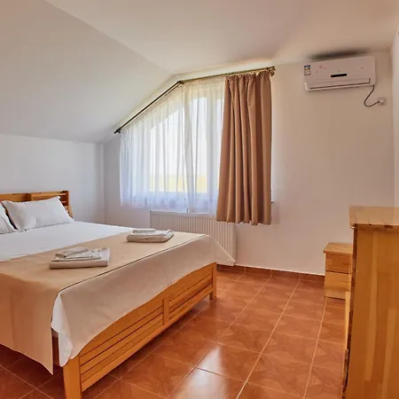 Casa Siaj Vama Veche